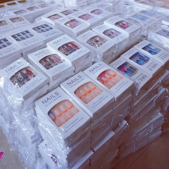 Bulk Assorted Press-On Nails Set